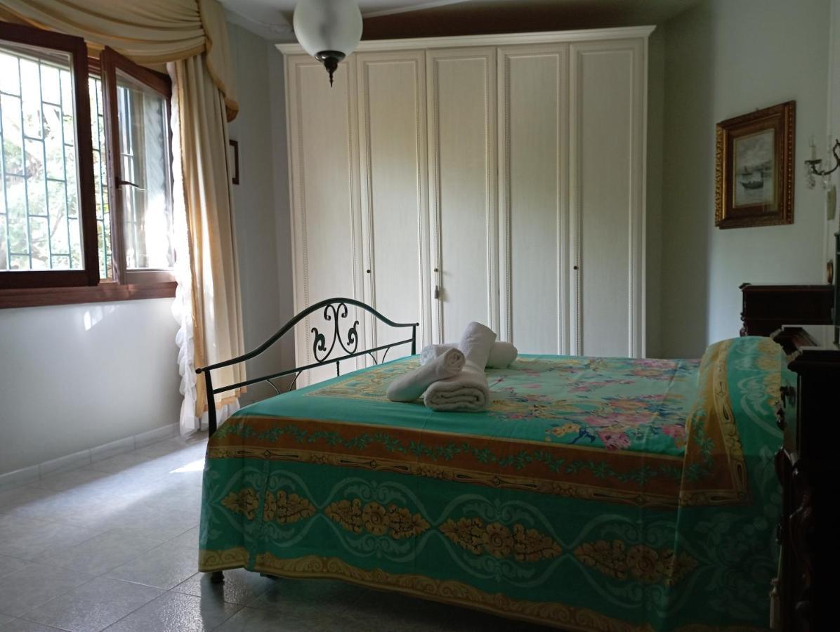 Domus Garden Bed & Breakfast Olbia Bilik gambar